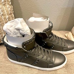 Men sneakers